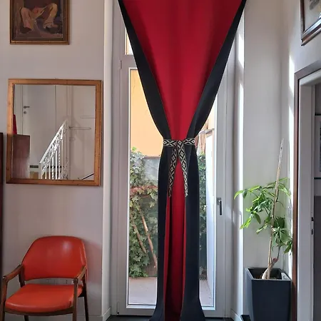 Quarto em Acomodações Particulares With A Garden *